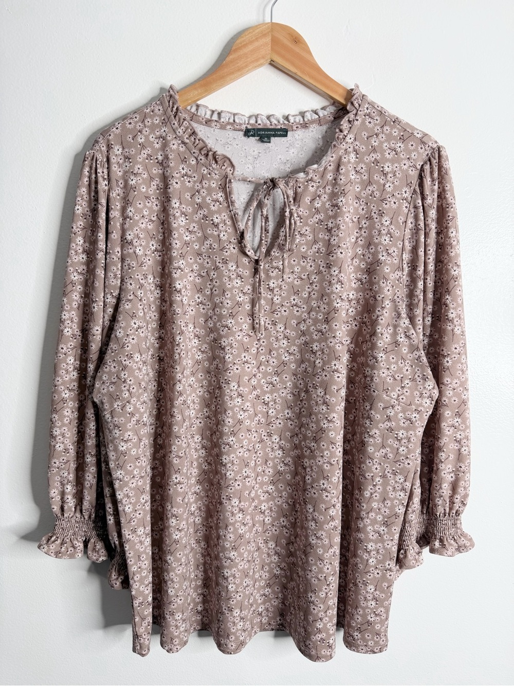 Adrianna Papell Floral Blouse 2X Tie Neck Ruffle Smocked Cuff Long Sleeve Flowy - Picture 2 of 8